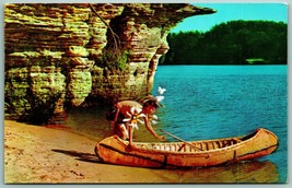 Native American Canoe Swallows Nest Wisconsin Dells WI UNP Chrome Postcard J14 - £3.07 GBP