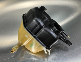 2008-2013 cadillac cts coolant reservoir overflow expansion tank 15267707 - $59.87