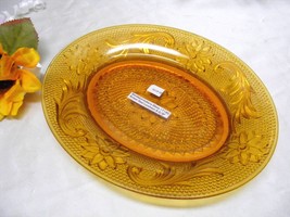 1145 Vintage Indiana Tiara Golden Amber Oval Luncheon Plate - £7.16 GBP
