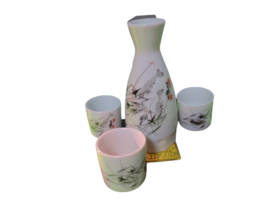 Genuine Chinese Porcelain 4 Piece Sake Set In Original Box 5.5&quot;T Bottle ... - £14.00 GBP