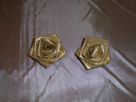 2 BEAUTIFUL OFFRAY RIBBON ROSES 1.25 INCH WIDE MADE OF METALLIC GOLD LAME - £3.68 GBP