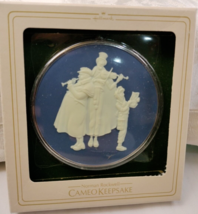 1981 Hallmark Keepsake Christmas Norman Rockwell Cameo Ornament # 2 Carolers New - £11.07 GBP