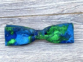 Mens Bow Tie Blue Green Print Rayon Clip On VTG 1940s USA - $33.63