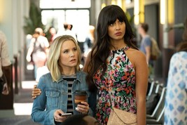 Beautiful Jameela Jamil &amp; Kristen Bell 8X10 Photo - £7.06 GBP