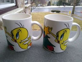 Vintage PAIR Warner Bros Tweety and Sylvester Christmas Mugs LARGE - $24.99