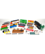 LOT of HO Scale TYCO, Life-Like Model Railroad Cars, Track &amp; Accessories - $68.38 CAD