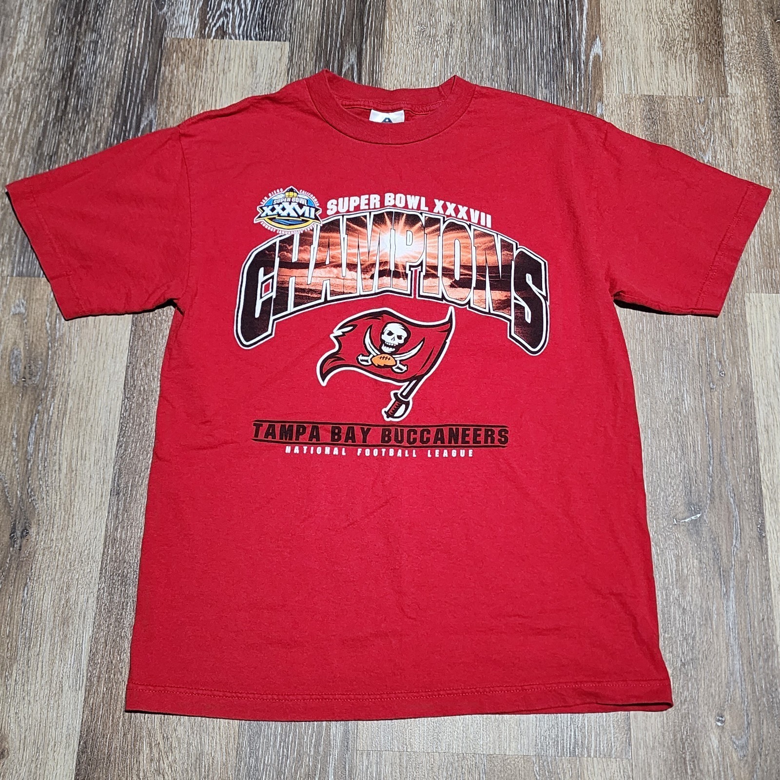 VINTAGE 2003 Tampa Bay Buccaneers T Shirt Adult M Super Bowl XXXVII Cham... - $19.34
