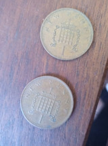 A 1971 &amp; 1973 British Bronze Elizabeth Ii One New Penny 1p Coins Circulated - £5.31 GBP