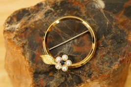 Estate Jewelry Krementz 12KT Gold Filled Pearl Sapphire Flower Circle Brooch Pin - £19.77 GBP