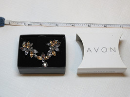 Ladies Womens Avon Sparkling Floral Necklace silvertone F3463221 NIP;; - $15.43