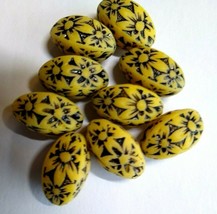 9 Yellow Black Embossed Acrylic 18mm Flower Beads Flower Power Hippy Groovy Cool - £10.25 GBP