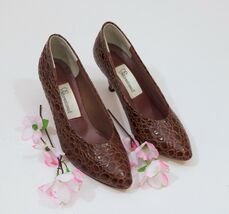 QS International Brown Snake Skin Pumps US-7B - $14.84
