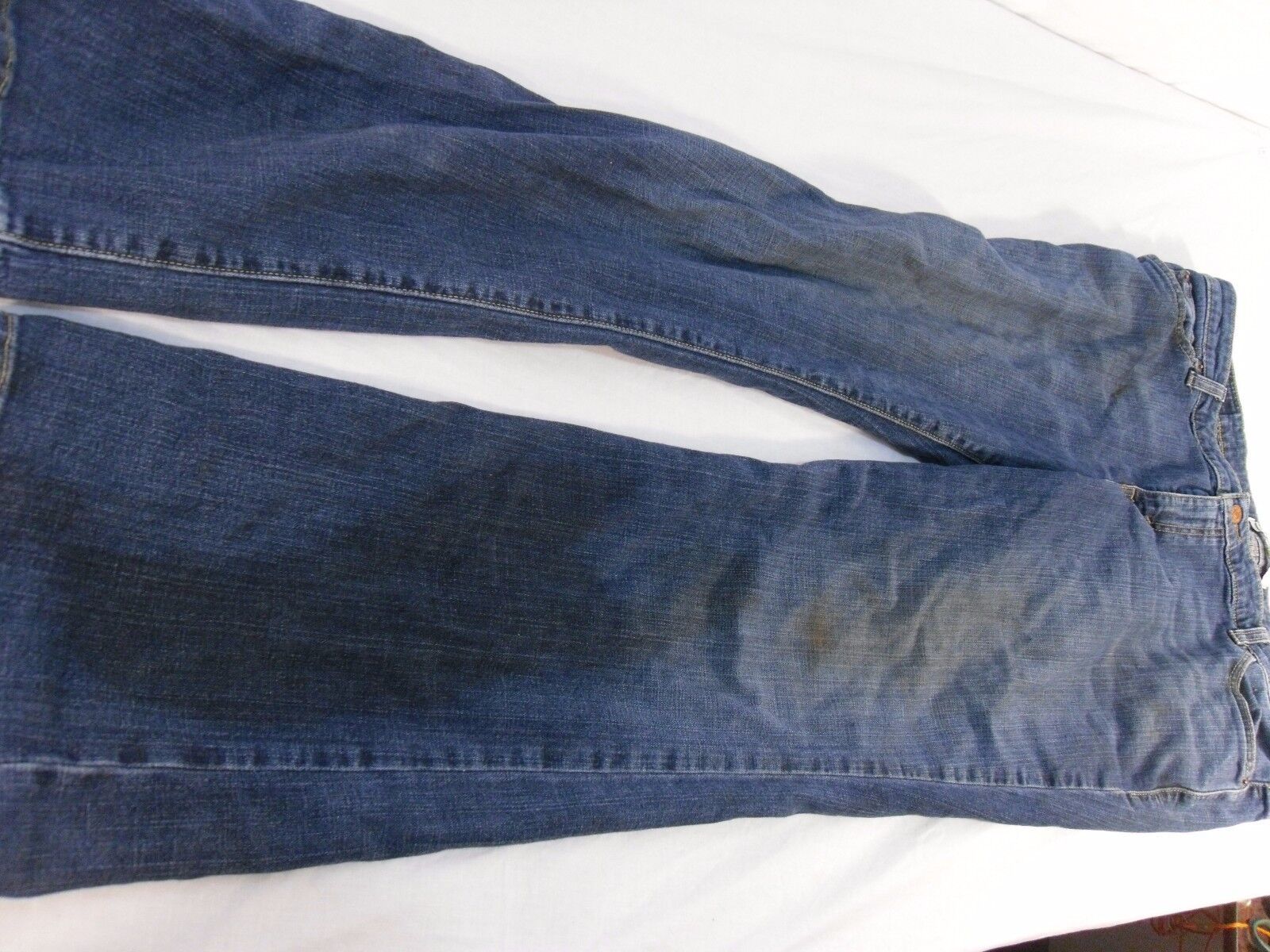 Men&#39;sJeans Levis 590 Boot Cut size w34 l32 has some staining on both sid... - $15.33