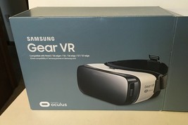 Samsung Gear VR Headset (SMR322NZWAXAR) - £10.95 GBP