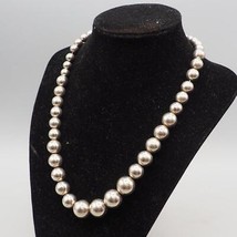 Grosso Argento Plastica Perlina Collana Grande Costume Gioielli 1960&#39;s - £36.44 GBP
