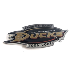 VTG I Am A Mighty Duck Anaheim Ducks NHL Hockey 2006-07 Season Seat Holder Pin - £6.93 GBP