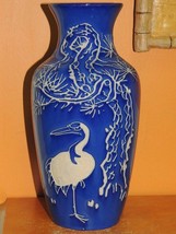 Sgraffito 10&quot; Vase Crane design scratched into Royal Blue glaze Hand Made - $372.48 MXN