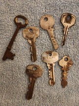 Vintage Keys Small Lot Old Vintage Antique Skeleton Key Rusted - £3.93 GBP