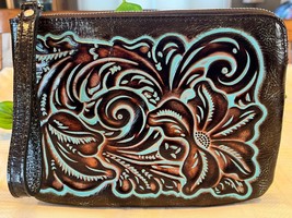 Patricia Nash Cassini Tooled Leather Oversized Wristlet Turquoise Brown ... - $595.80 MXN
