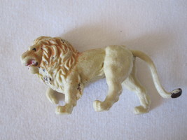 old Miniature Animal Toy Soldier Figure: Light tan/ White Painted Face Lion - $4.00