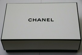 Authentic CHANEL Signature Medium White Gift Box Empty 8 5/8&quot; New - £19.97 GBP