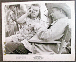 CHARLES LAUGHTON:DIR: (NIGHT OF THE HUNTER) ORIG,ON THE SET 1955 CANDID ... - $222.75