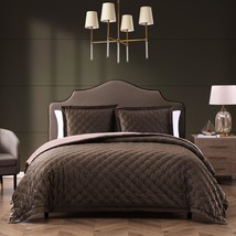 Velvet Elegance 3-Piece Comforter Set - $1,468.40 MXN - $1,642.68 MXN