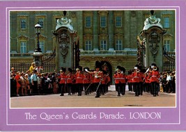 The Queens Guards Parade London England Postcard - £4.08 GBP