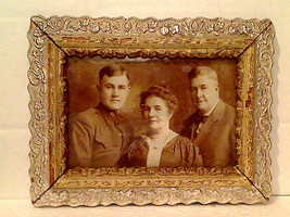 WWI Touching Photo Of Army Man With Family, Ornate Antique Frame - £7.82 GBP