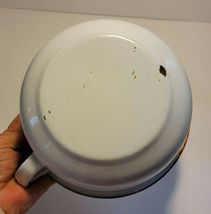 ENAMEL CHAMBER POT WHITE WITH RED TRIM VINTAGE image 4