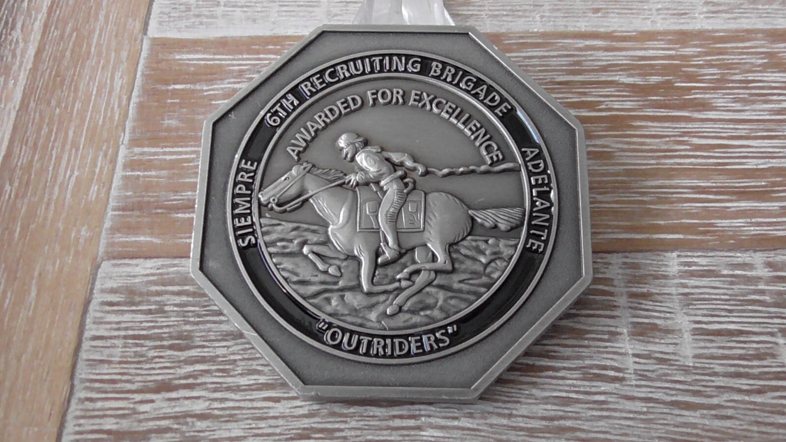 US Army 6th Recruiting Brigade OUTRIDERS Commanders Challenge Coin #767Y - $24.74