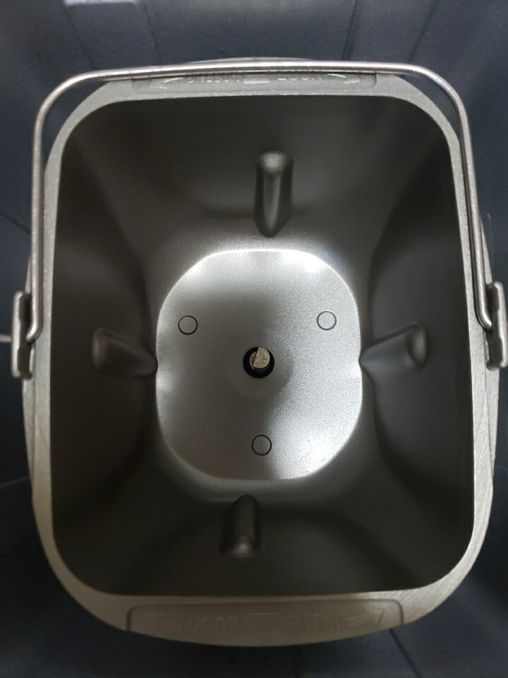 Zojirushi BBCC-Q10 Home Bakery Junior Automatic Bread Machine Item image 14