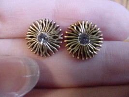 (EE-65) Daisy Flower gold star rhinestone earrings post pierced design fashion - £6.86 GBP