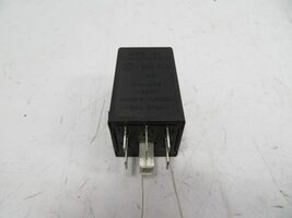 98-02 BMW Z3 M Roadster E36 Relay, Hazard Warning, Flasher Switch 1388533 - $18.80