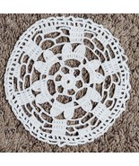 Vintage Hand Crochet Beige Doily Flower Pattern 6 Inch Scallop Edge - €9,55 EUR