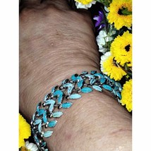 Beautiful bold blue vintage bracelet - $17.82