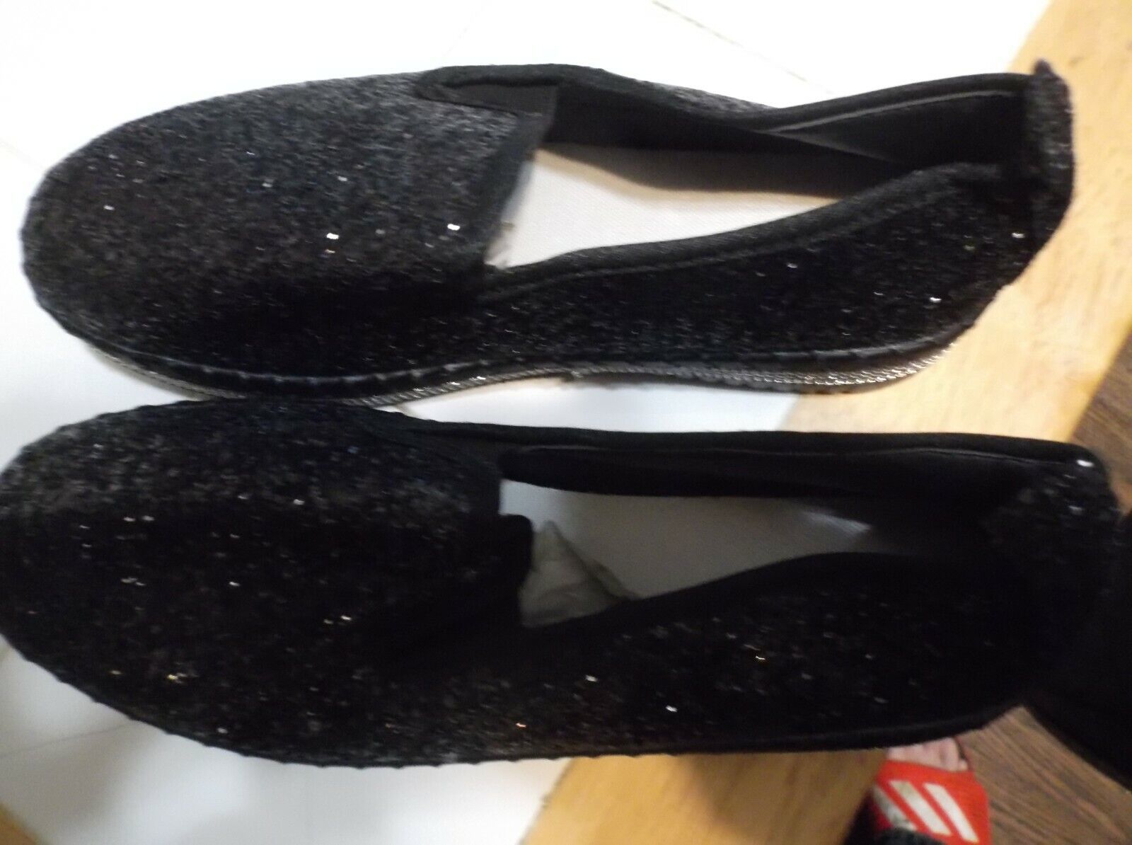 Woman&#39;s Shoes Size 7 - $6.65