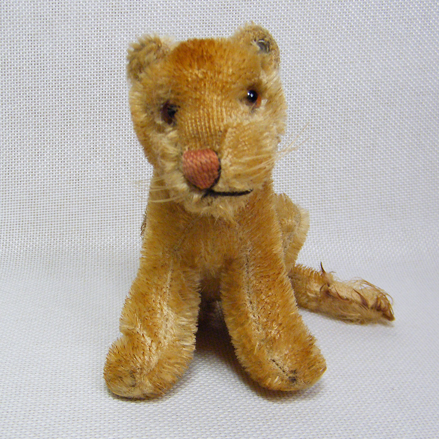 Steiff Lion LEA Lioness Mohair Body Stitched Nose Glass Eyes Button in Ear - $40.00