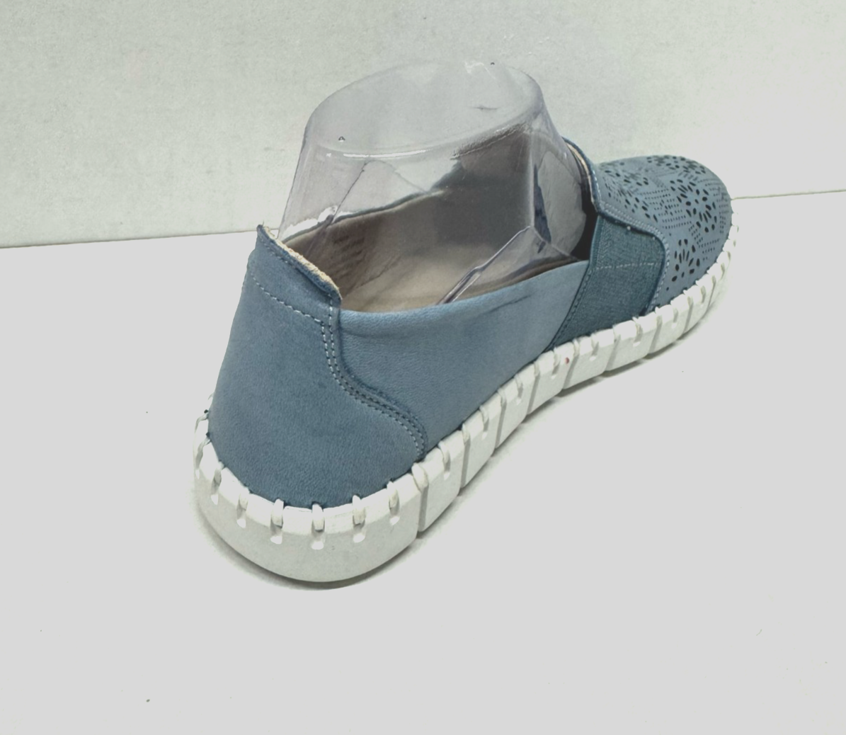 MIZ MOOZ SLIP ON PERFORETED LEATHER SNEAKERS BLUE  37EU / 7US  # K-108 Item image 3