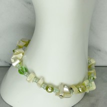 Green Faux Pearl and Seashell Shell Beaded Stretch Bracelet - £5.44 GBP