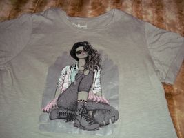 Girls Disney D-Signed Selina Short Sleeve Shirt Sz XL - $9.99