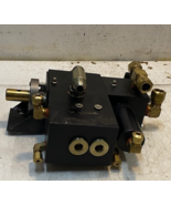 Hydraulic Semi-Trailer Master Valve 8&quot; L x 10&quot; W x 4-1/2&quot; H - €86,48 EUR