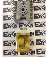 Idec RR3PA-U AC120V Miniature Relay, 110/220 VAC 30VDC 7.5/10Amp W/Socket  - €10,72 EUR