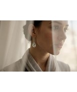 Vintage Teardrop White Rhinestone Silver Tone Clip Earrings - $110.72 MXN