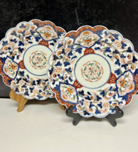 Pair of Antique Japanese Imari Plates Signed 10&quot; Scalloped Edge - £78.34 GBP