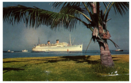 Greeting a Liner SS Lurline Pulling into Honolulu Hawaii Postcard - £7.78 GBP