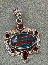 Red &amp; Blue Striped Oval Stone Flanked w Ruby Rhinestones in Ornate 925 Silver - £19.24 GBP