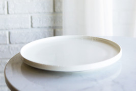 Pack Of 4 Kitchen Dining Modern White Stoneware Coupe Dinner Lunch 8&quot;D Plates - £26.70 GBP