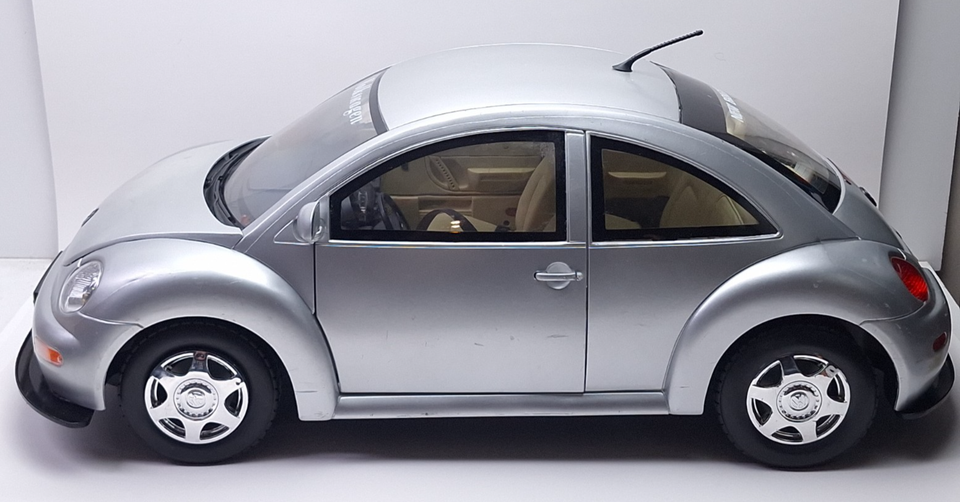 New Bright Toys R/C Volkswagen New Beetle 1:6 CAR ONLY NO REMOTE UNTESTED Item image 4