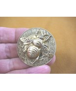 (b-bee-162) large Bee bumble bees insect on round textured brass pin pen... - $372.91 MXN